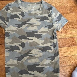 American Eagle Outfitters Camo Short Sleeve Tee
